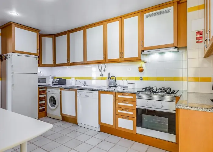 Vilamoura Sunny 2bdr By Lovelystay Apartament