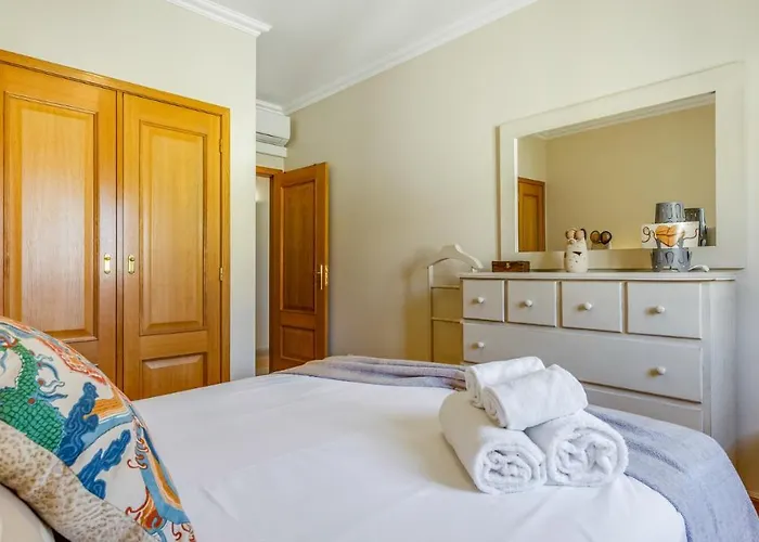 Vilamoura Sunny 2bdr By Lovelystay